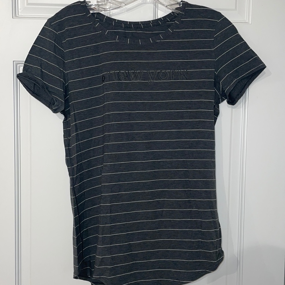 Lululemon tshirt